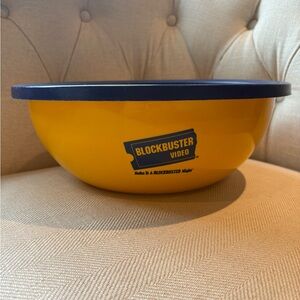 🍿 Vintage Blockbuster Video Popcorn Bowl - Retro Movie Night Snack Bowl 🎥